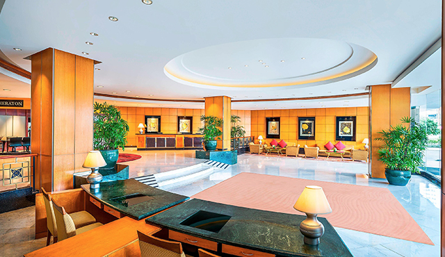 Royal Orchid Sheraton Hotel And Towers